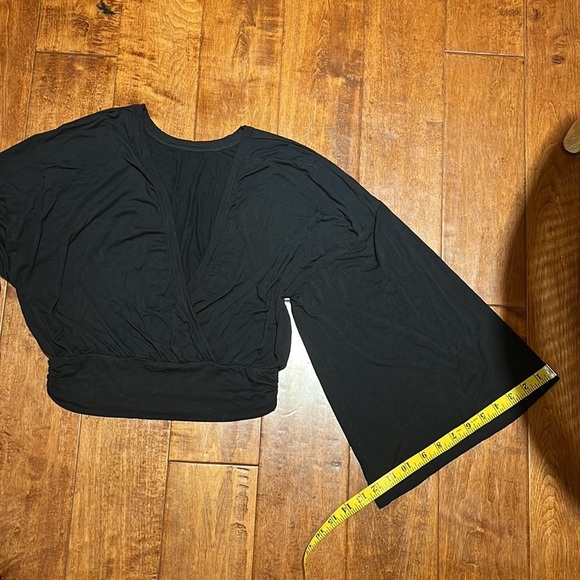 LULU'S Turn of Events Black Reversible Long Sleeves 
Crop Size S - Picture 10 of 12